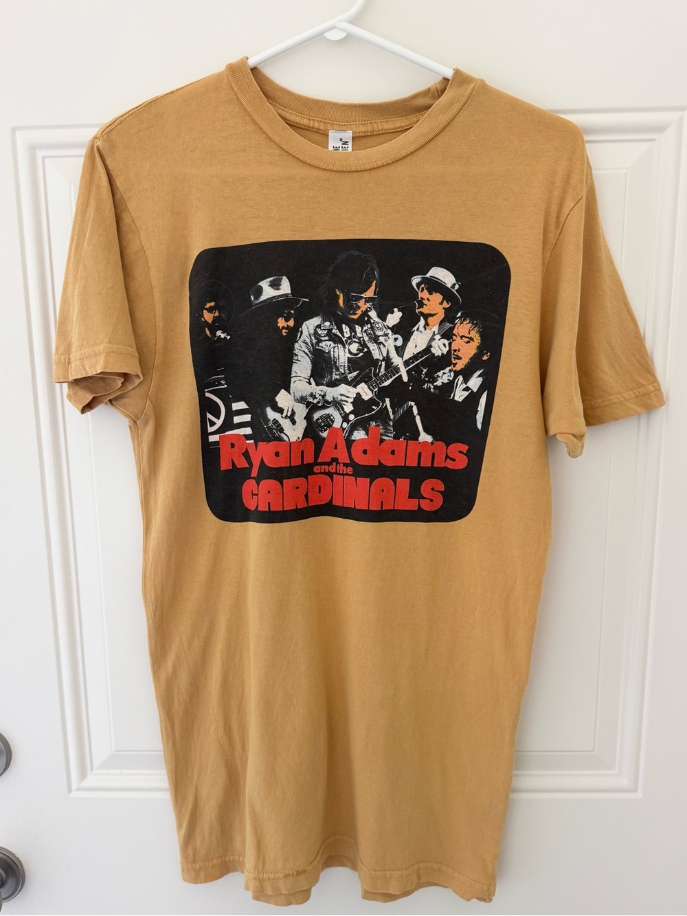 RYAN ADAMS and the CARDINALS ‘group photo’ yellow retro concert tee band tee S
